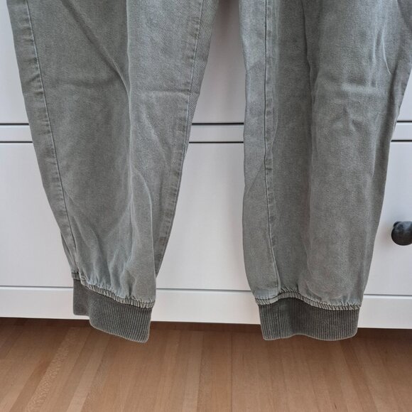 Garage Cargo Women`s Pants - Picture 5 of 7